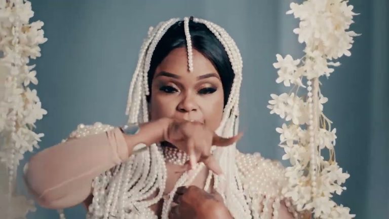 Mampi Queen Diva – Upezeko Wina