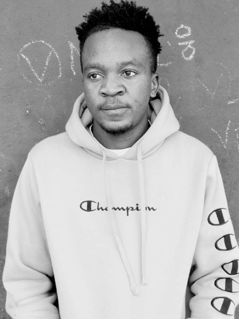Migoo the kid ft Extepy – Love Is A Lie [pro by 316 tunes)